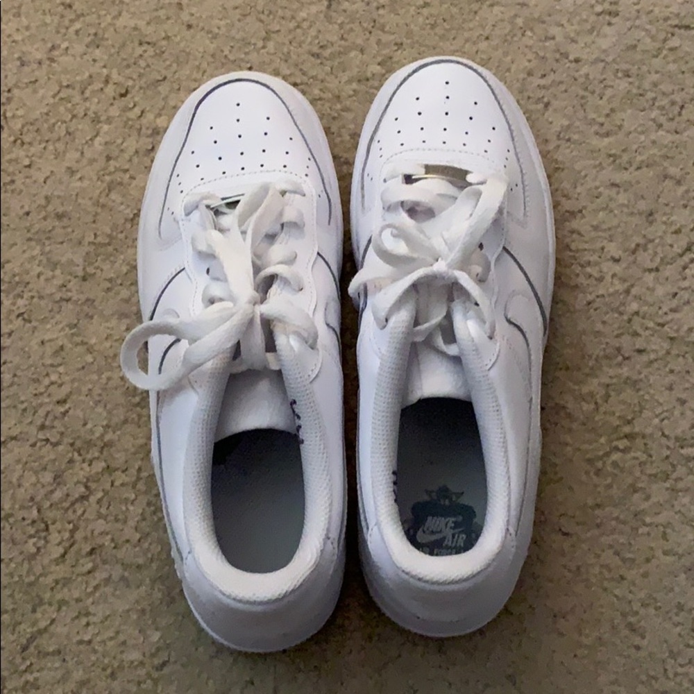 white nike air forces